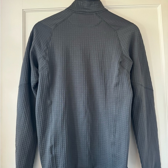 Men’s R1 Patagonia 1/2 zip LIKE NEW great condition - Picture 2 of 3
